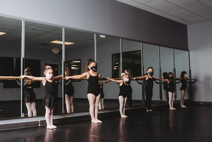 Nostalgia Dance Center Picture 7