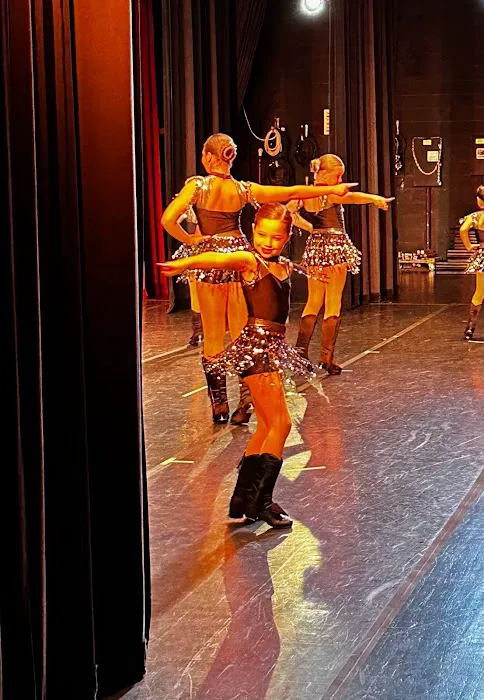 Reigning Motion Dance Company Picture 7
