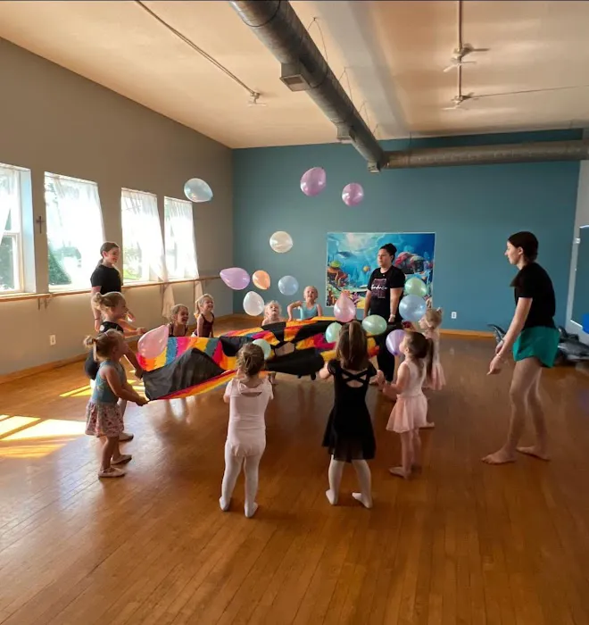 In His Steps Dance Studio Picture 3