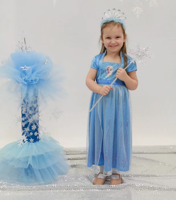 Debra Collier's School-Dance Picture 8