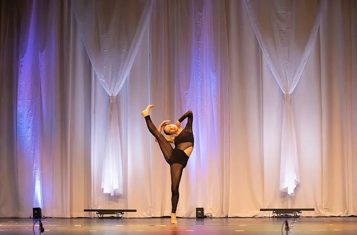 Dance Avenue Picture 1