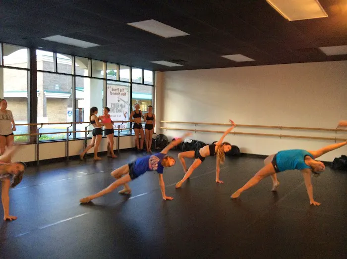 Suzanne's Main Street Dance Centre Picture 2