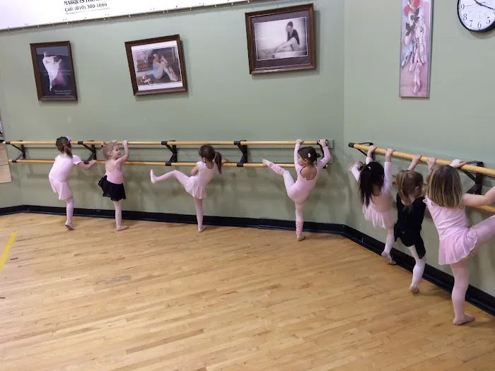 Center Stage Dance Company Picture 2