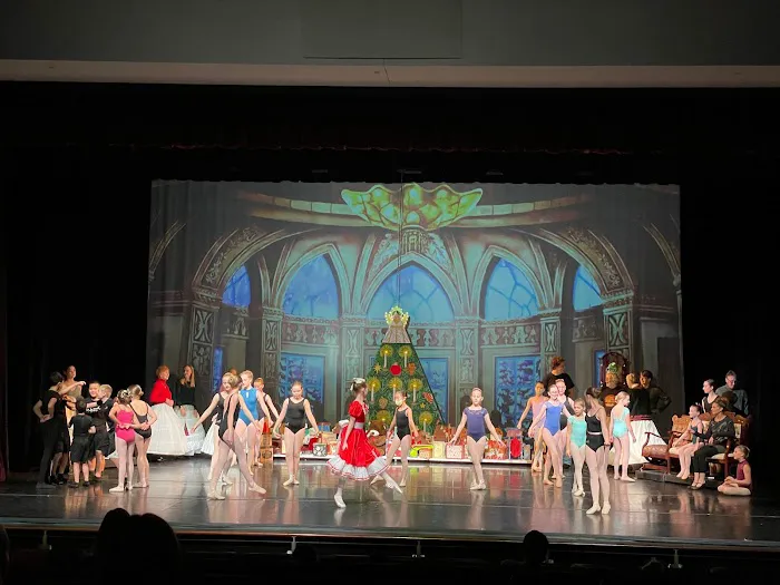 Le Jeune Dance Picture 3