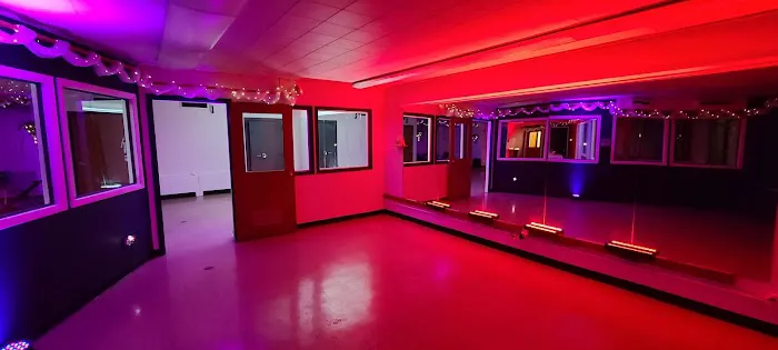 Chévere LF Dance Studio Picture 3