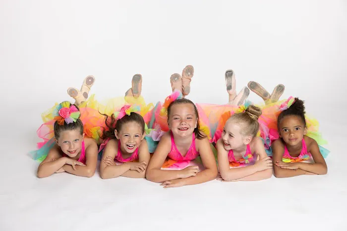 Expressions Dance Theatre Picture 1