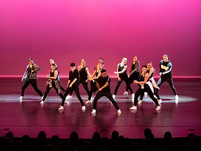 Expressions Dance Theatre Picture 3