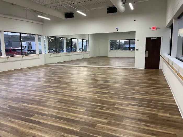 Eisenhower Dance Detroit at the Maggie Allesee Studios for Dance and Arts Innovation Picture 1