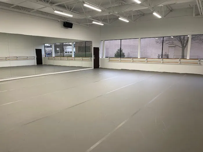Eisenhower Dance Detroit at the Maggie Allesee Studios for Dance and Arts Innovation Picture 5
