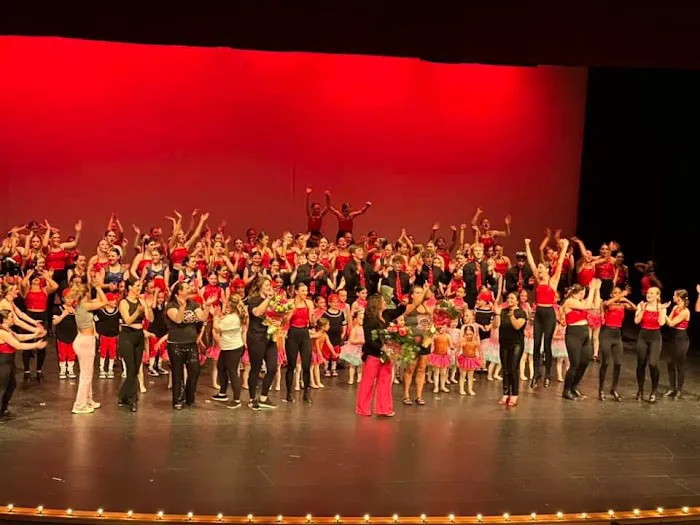 Decamp's Spotlight Sch-Dance Picture 2