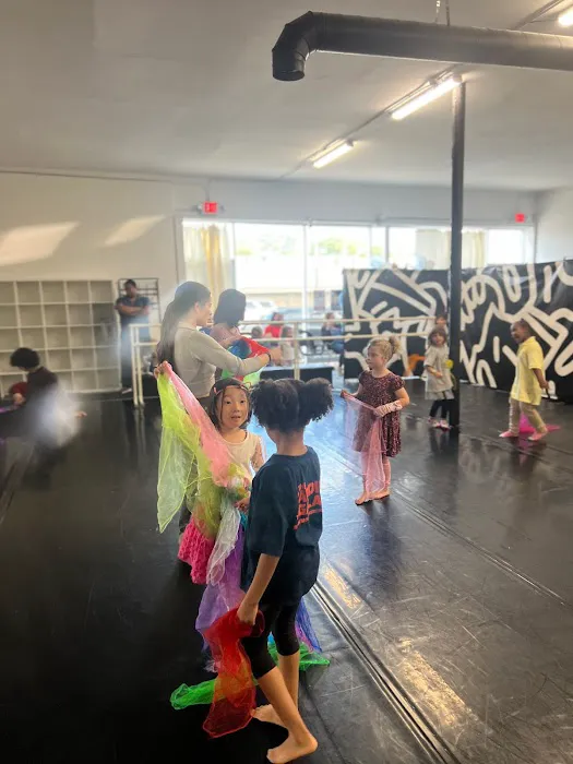 ArtLab J Detroit Dance & Art Studio Picture 5