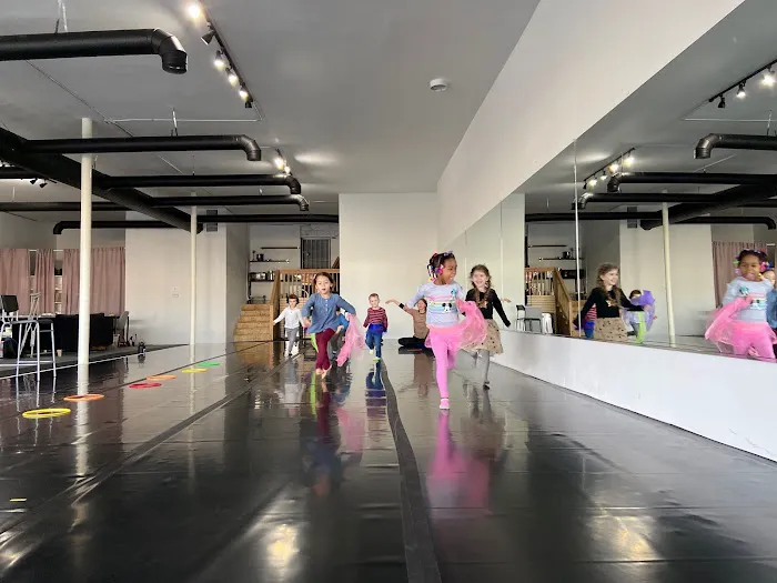 ArtLab J Detroit Dance & Art Studio Picture 10