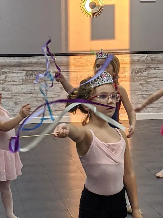 En Pointe Dance Academy Picture 1