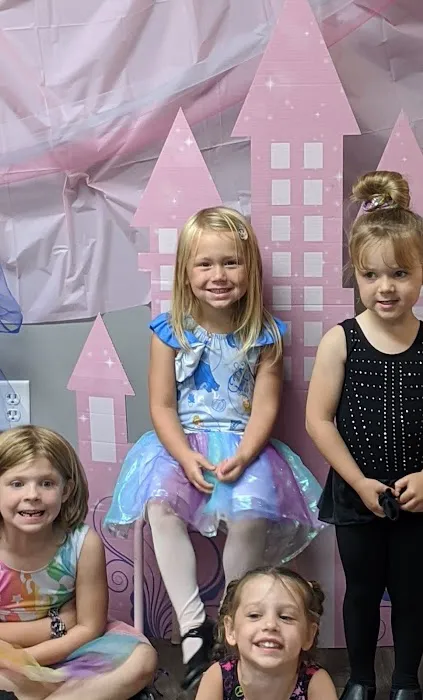 En Pointe Dance Academy Picture 4
