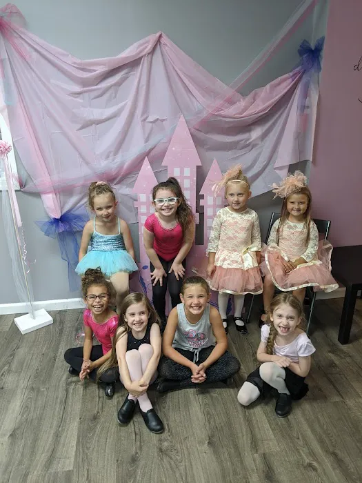 En Pointe Dance Academy Picture 2