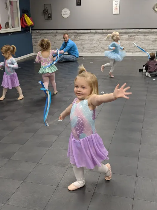 En Pointe Dance Academy Picture 5