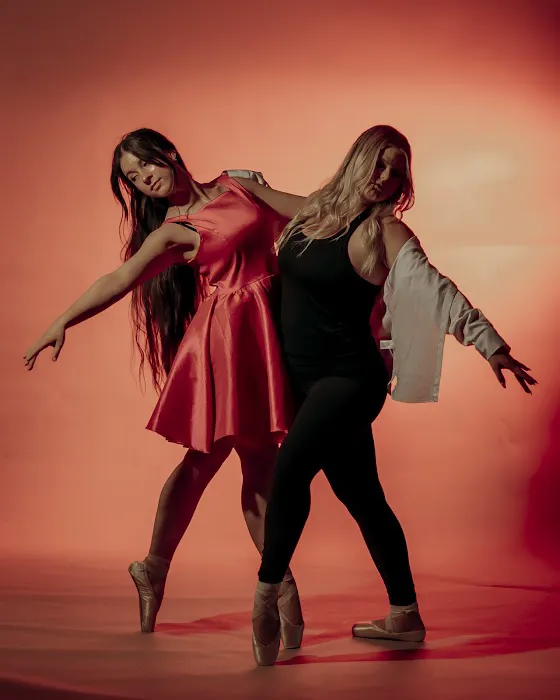 Haus Of Glass Dance Picture 2