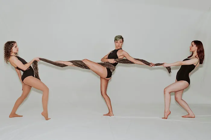 Haus Of Glass Dance Picture 4