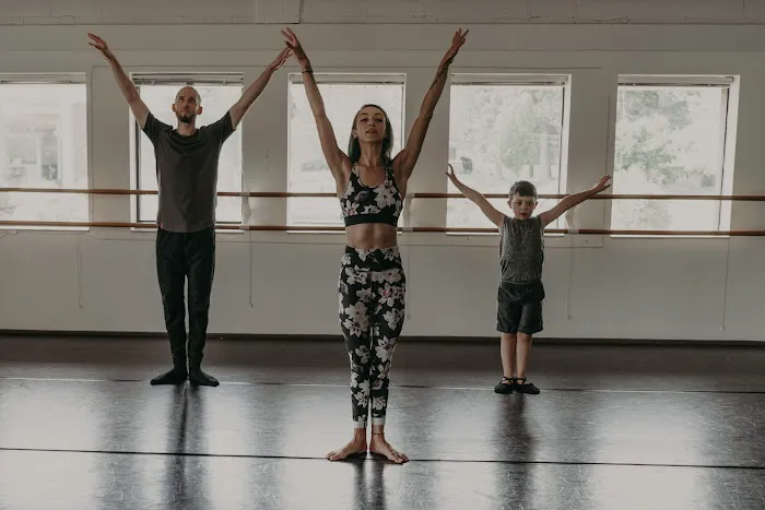 Haus Of Glass Dance Picture 6
