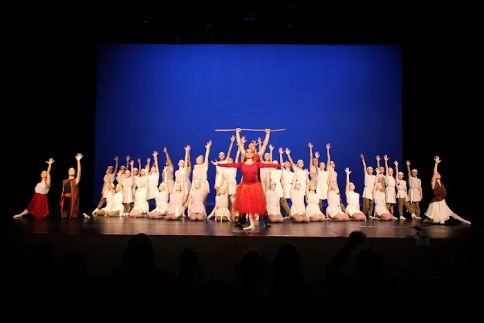 For His Glory Ballet Picture 2