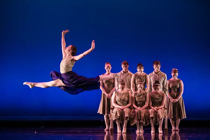 Turning Pointe School Of Dance Picture 2
