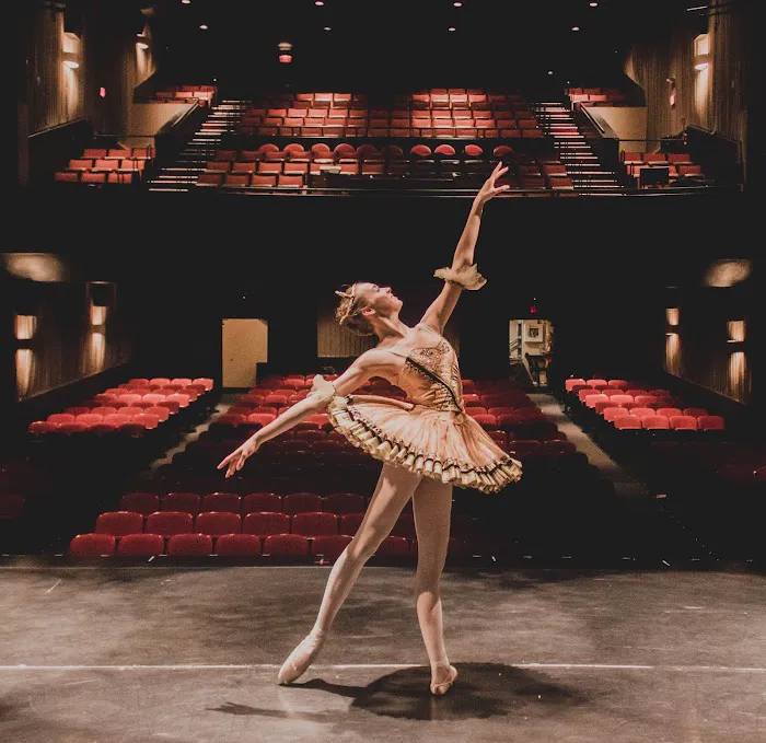 Turning Pointe School Of Dance Picture 3