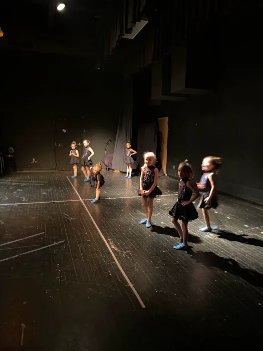 Red's Star Dance Company Picture 5