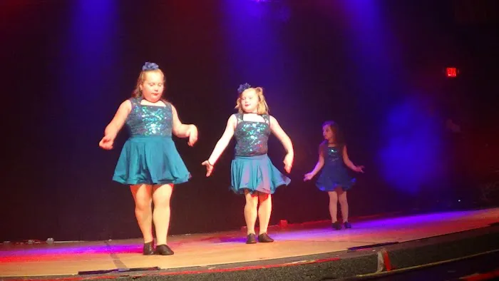 Red's Star Dance Company Picture 9