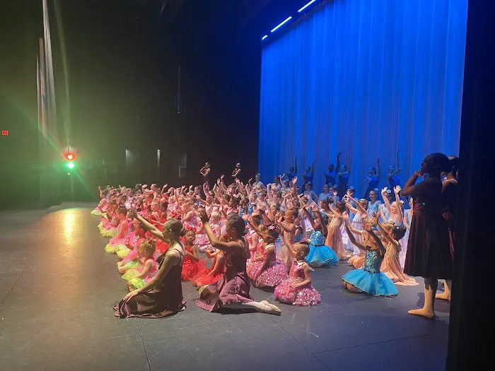 Dance Gallery Chicago Picture 2