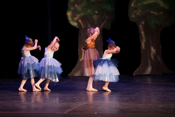 School of Ballet 5:8 Beverly Campus Picture 8