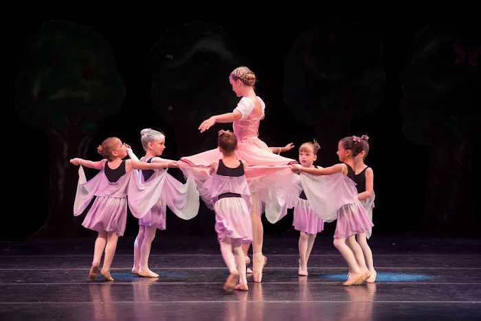 School of Ballet 5:8 Beverly Campus Picture 9