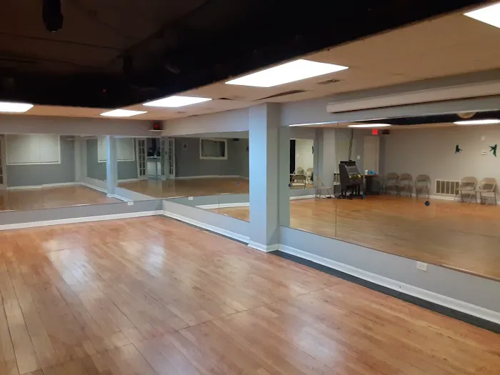 Latin American Dance Studio Picture 3