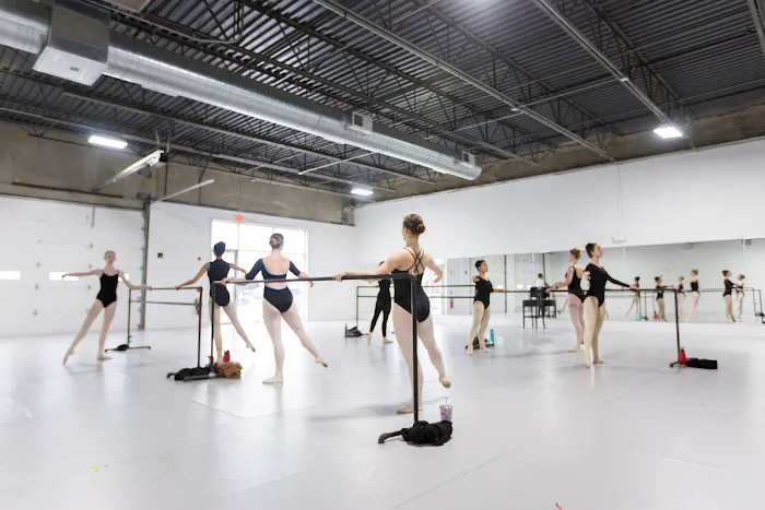 School of Ballet 5:8 Picture 3