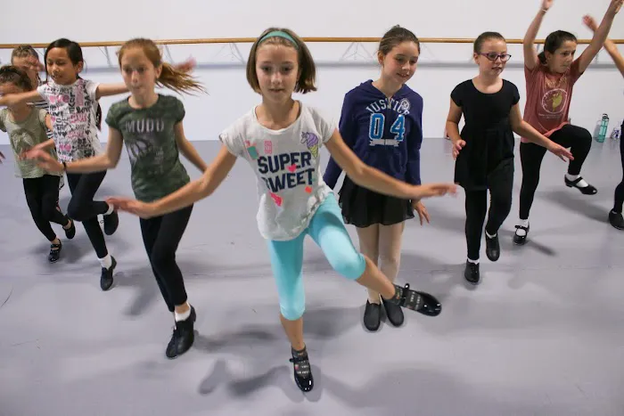 School of Ballet 5:8 Picture 7