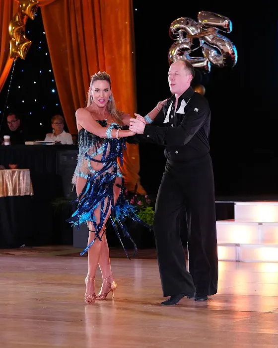 Windy City Wedding Dance & Ballroom Chicago Picture 4