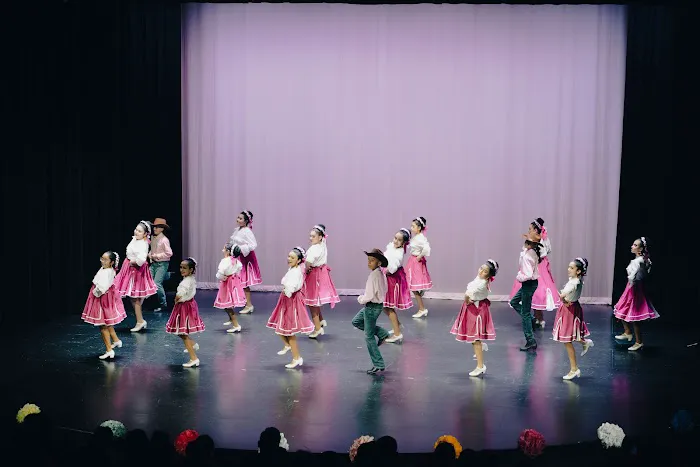 Ballet Folklorico Xochitl Picture 1