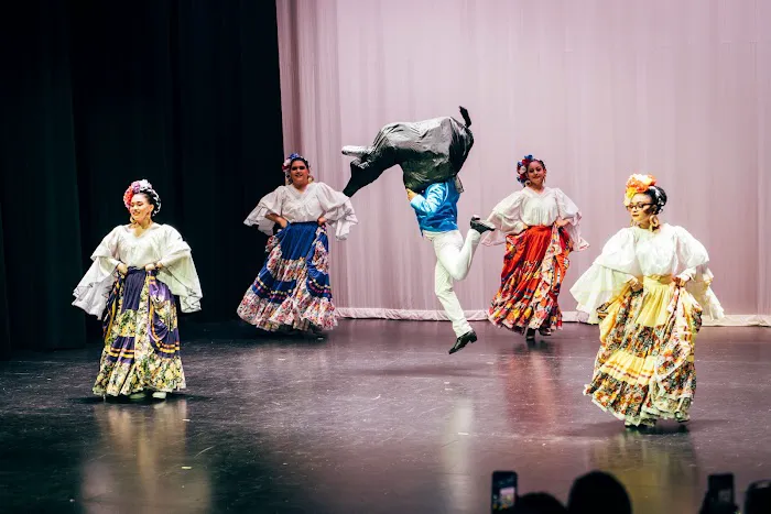 Ballet Folklorico Xochitl Picture 4