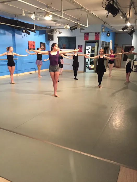 INTUIT Dance! Picture 3
