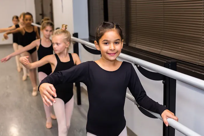 Pure Vibe Dance Center Picture 4