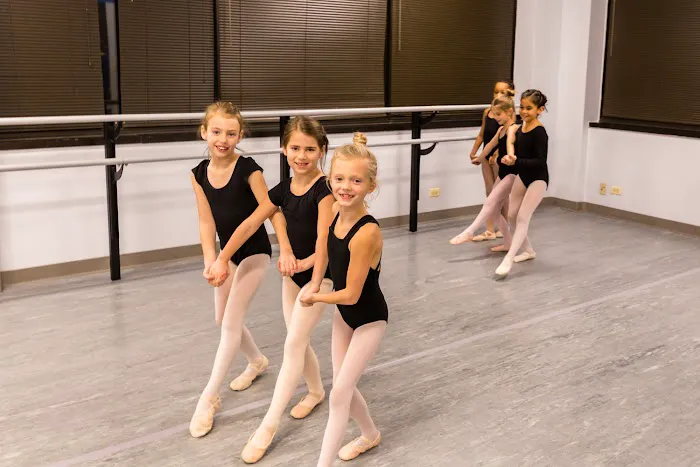 Pure Vibe Dance Center Picture 7