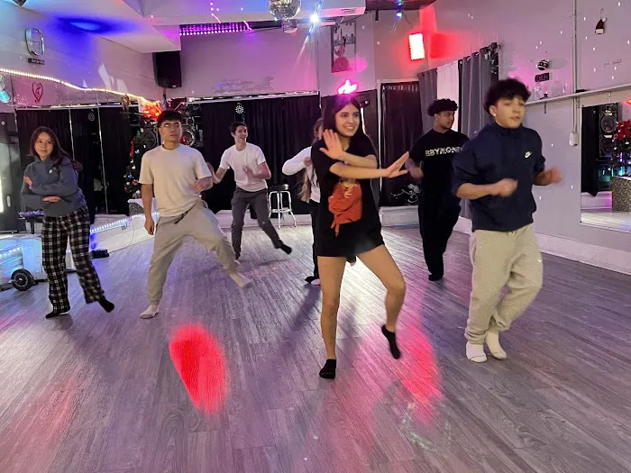 J.Dance Revolution/La Zona Dance Studio Picture 5