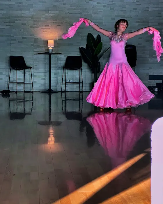 I Just Wanna Dance Studio Picture 6