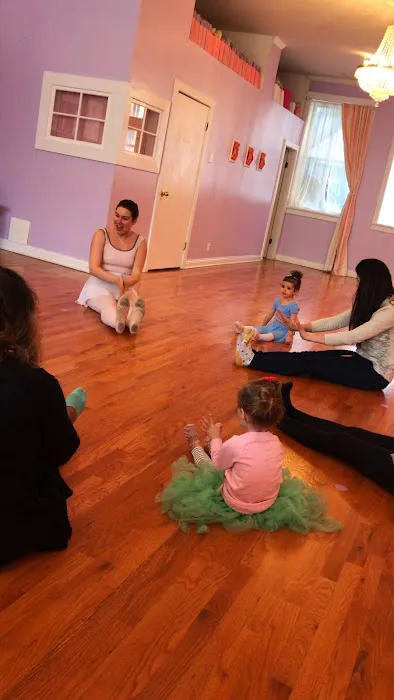 Tutu School Roscoe Village Picture 2