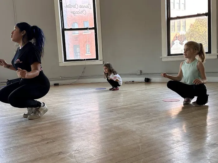 Dance To EvOLvE in North Center at Dance Center Chicago Picture 6