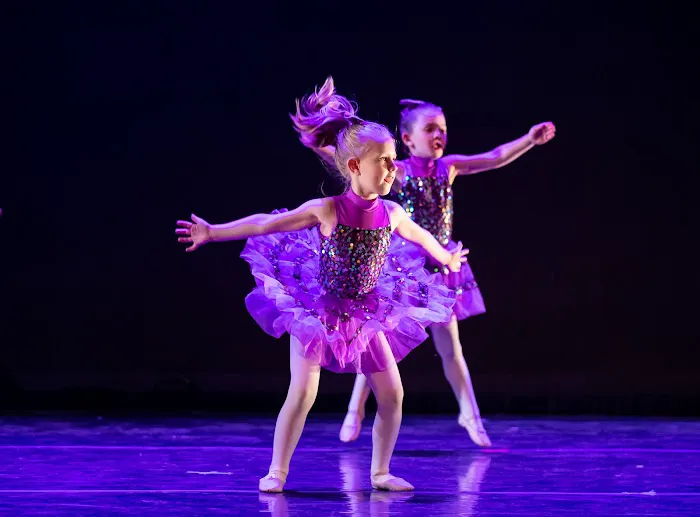 Dance On Broadway Picture 9