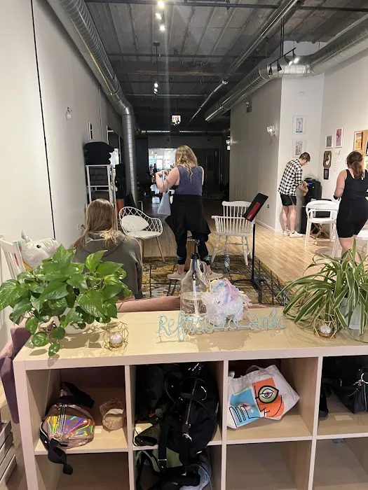Free Mvmt Shop Picture 3