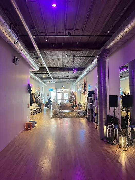 Free Mvmt Shop Picture 8