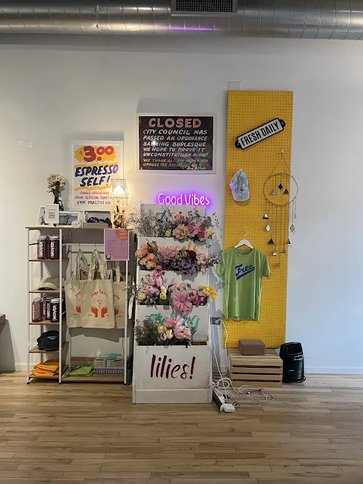 Free Mvmt Shop Picture 10