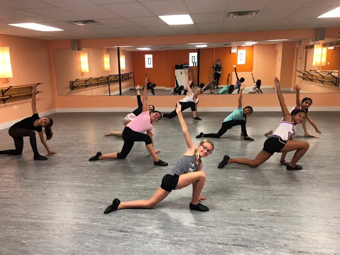 Kaleidoscope Dance Picture 4
