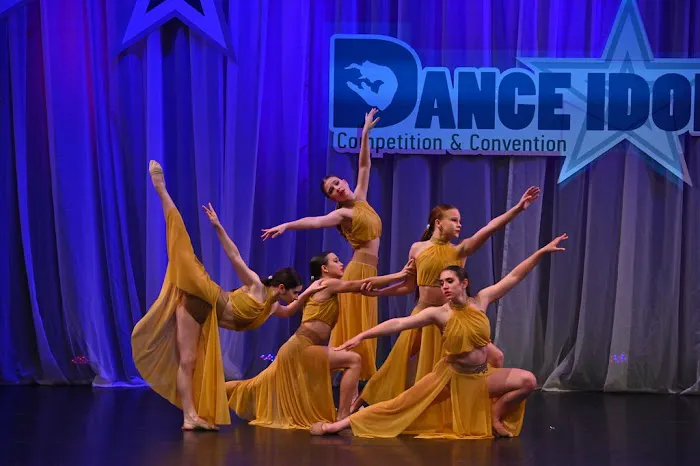 Rise Up Academy - Dance Center Picture 1